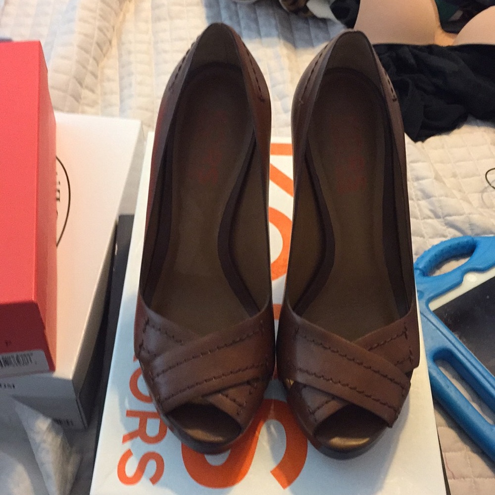 Michael Kors Camel Leather heels worn once